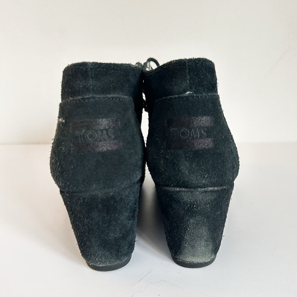 Toms Suede Desert Wedge Tie Ankle Bootie Size 7 Black - Picture 6 of 8